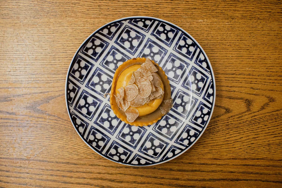 The Uovo Raviolo di Nino Bergese at Rezdôra in New York. | Photo by Molly Tavoletti