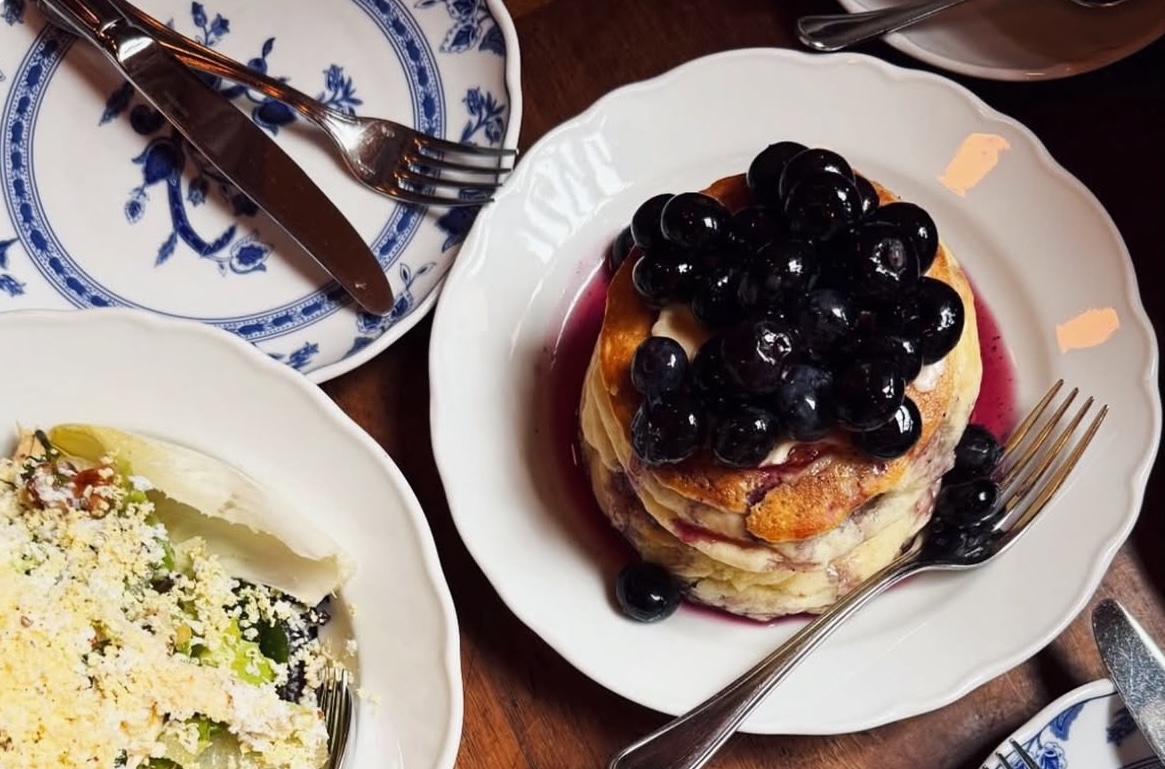 You can't go wrong with pancakes at this NYC hot spot. | Photo courtesy of The Commerce Inn