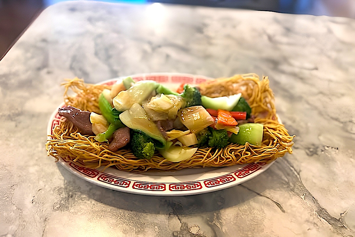 45 Phở Áp Chảo Crispy Rice Noodle Cake Bird Nest. | Photo courtesy Khải Hoàn Restaurant