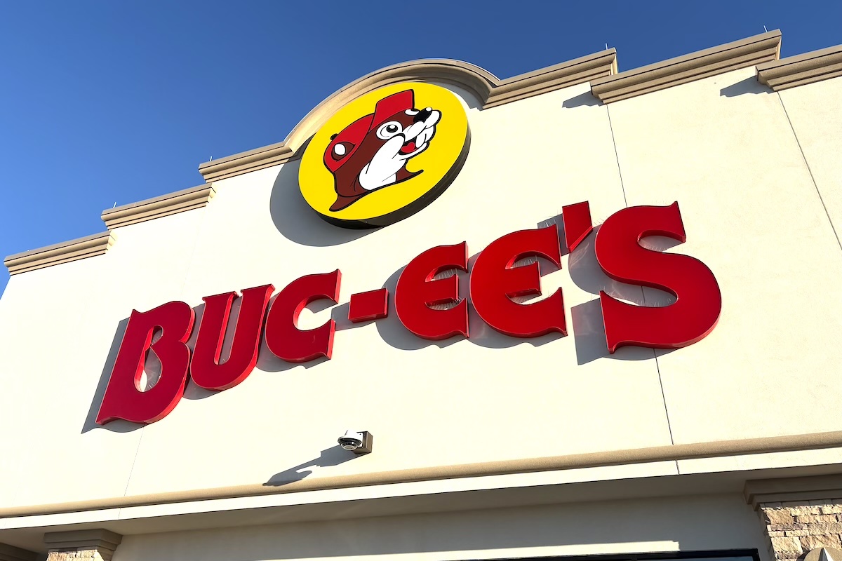 PHX_Bucees_sign - DiningOut Buc-ee's has landed in Arizona. | Photo by Michelle Talsma Everson