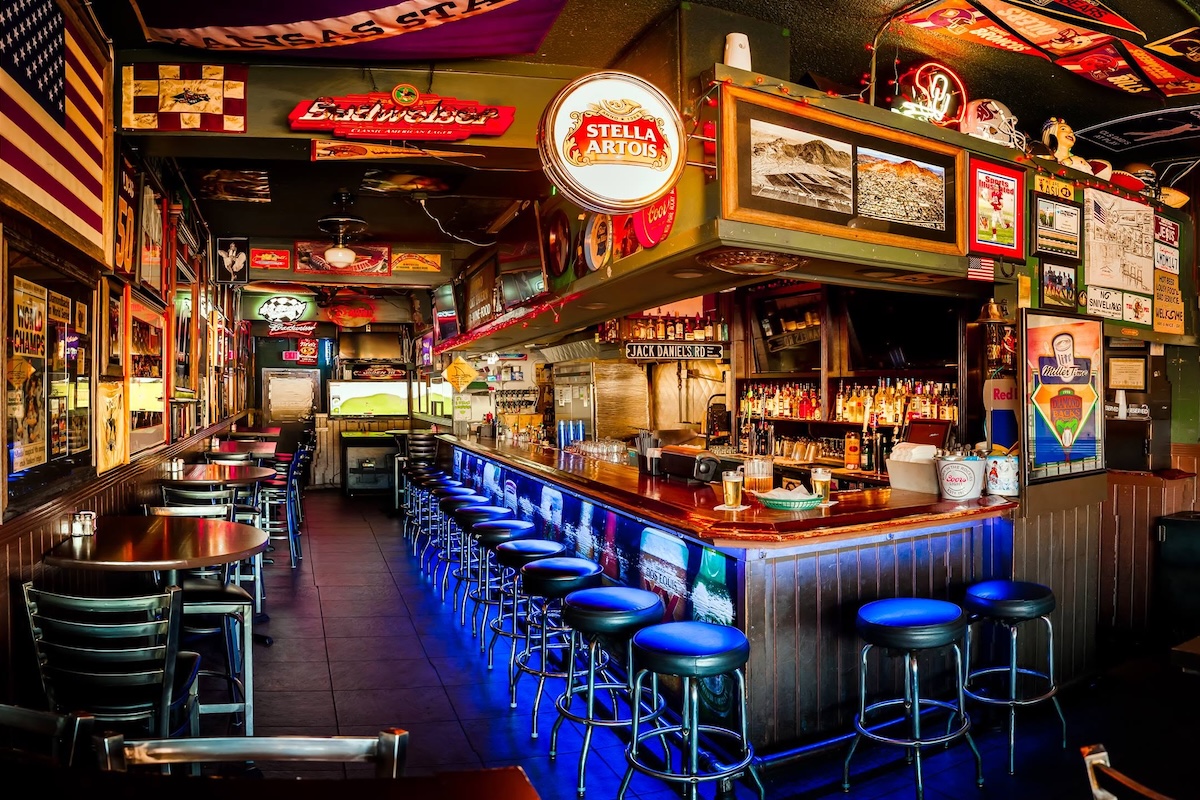 PHX_Jts Bar Grill - DiningOut Inside the sports bar before it fills up with customers. | Photo courtesy of JT's Bar & Grill