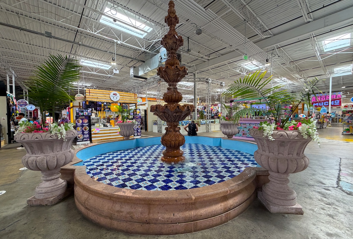 Te fountain in the center of La Plaza Colorado brings to mind town squares in Mexico. | Photo by Jessica Hughes