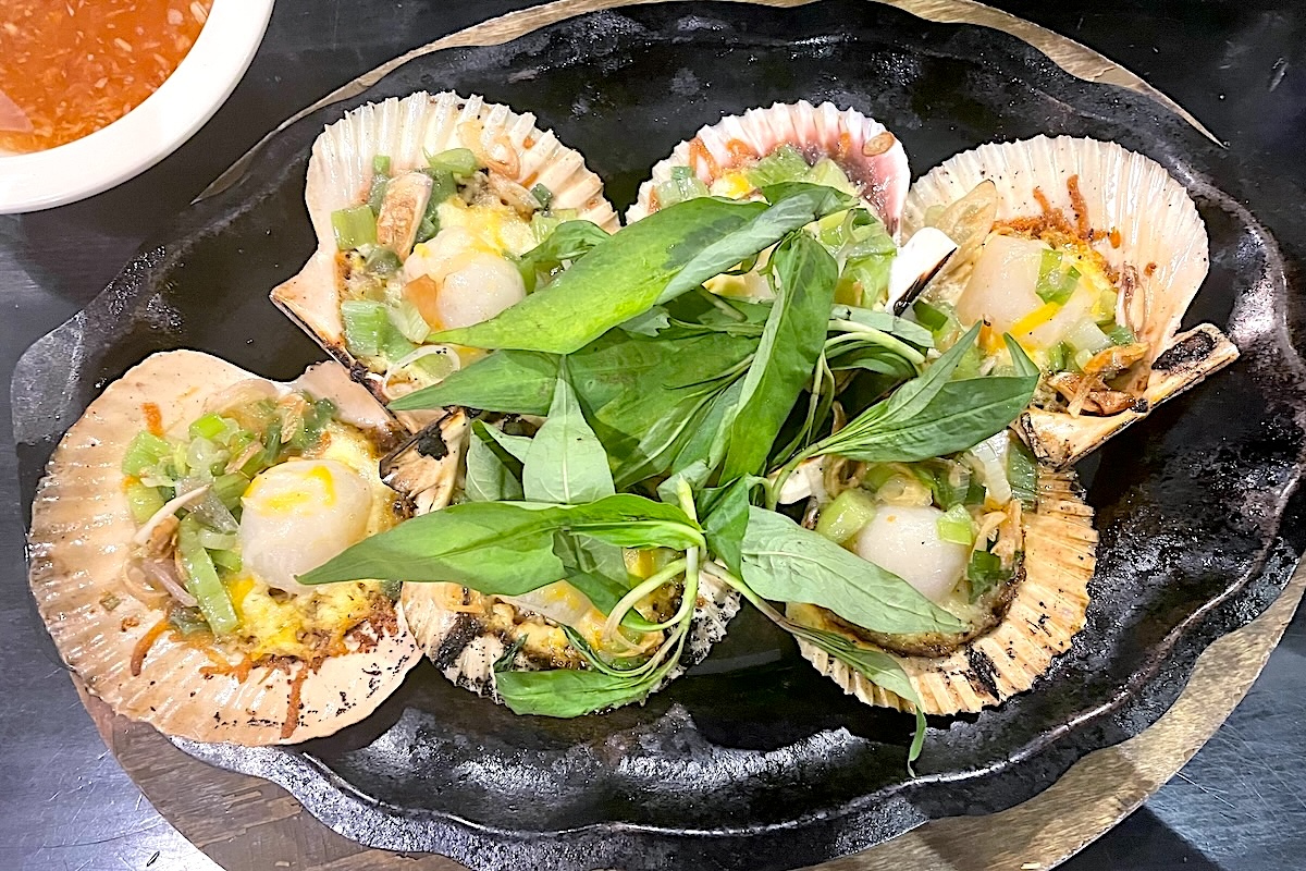DEN_Viets_grilled_scallops_by_Ruth_Tobias - DiningOut Grilled scallops from Viet’s Restaurant. | Photo by Ruth Tobias