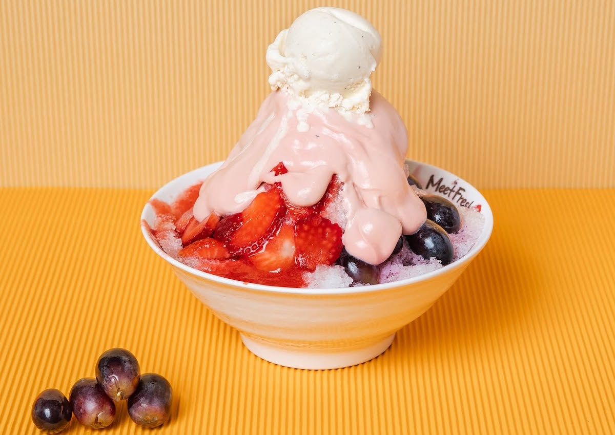 Meet Fresh’s Taiwanese bao bing turns delicate shaved ice into an elaborate dessert with fresh fruit, chewy taro balls, boba, and creamy toppings. | Photo by Meet Fresh