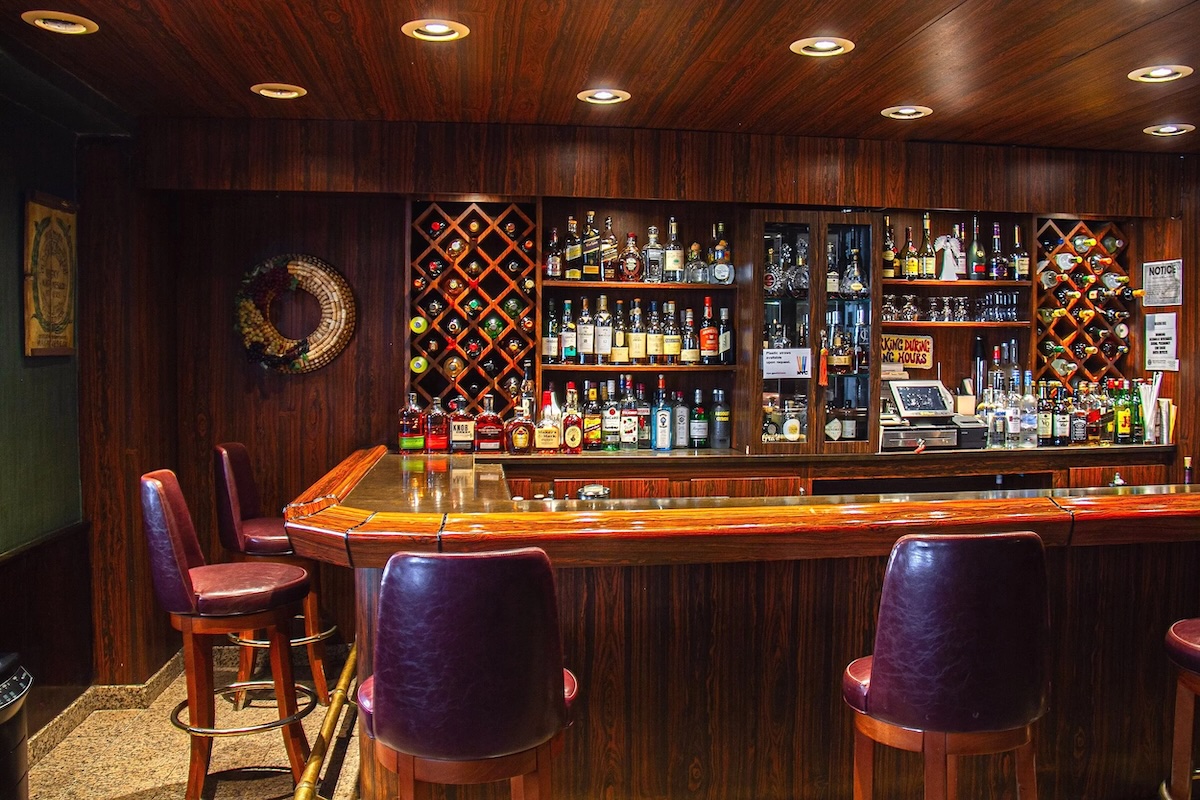 NYC_Rossinis_bar - DiningOut Do like chef Ed Cotton and take a seat at the bar. | Photo courtesy of Rossini's