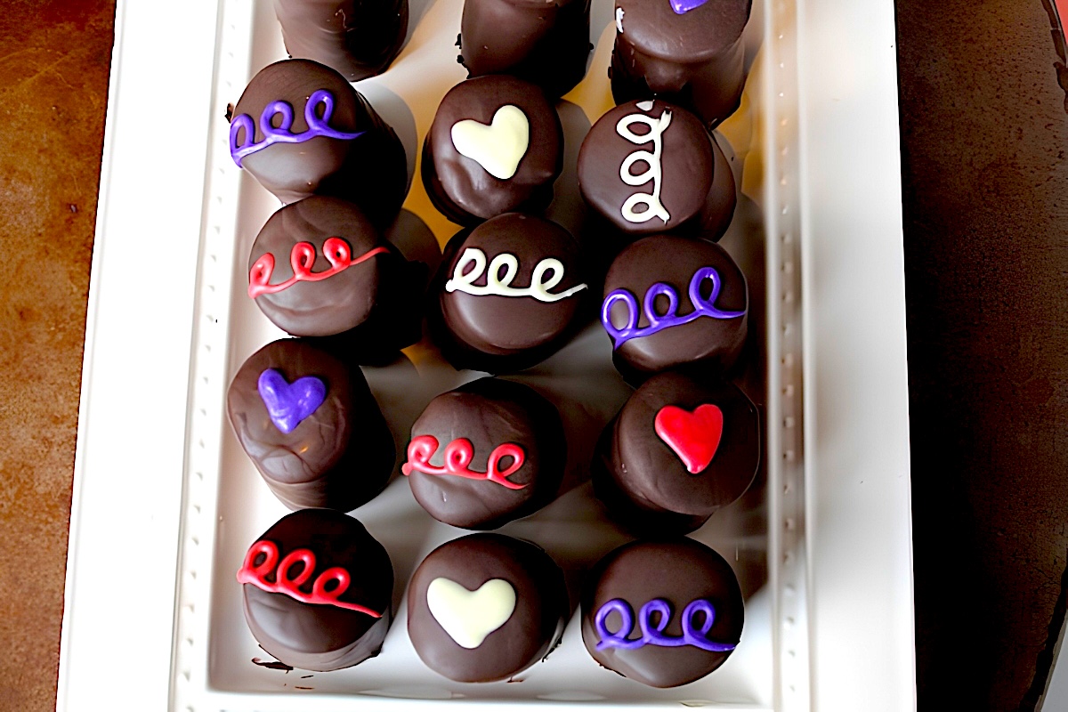 The Baby Old Timers make it easy to have just one more. | Photo courtesy of Cake Shop by LGO Hospitality