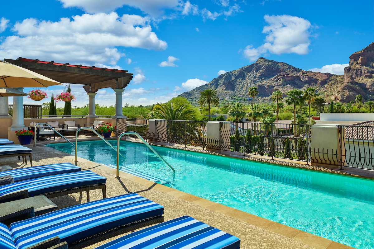 The Joya Terrace Pool offers spa guests views of Camelback Mountain, with lunch and drinks available poolside. | Photo courtesy of Omni Hotels & Resorts spas