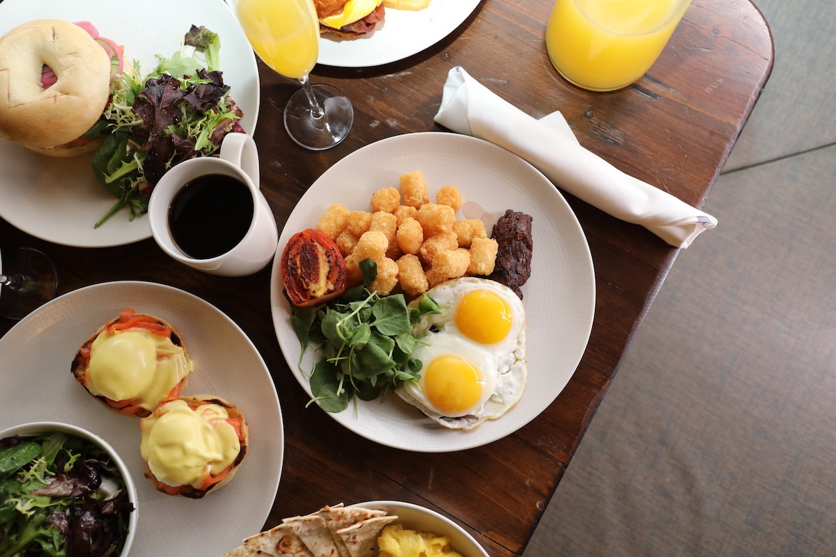 Grab some brunch at this NYC hotel restaurant. | Photo courtesy of The Wilson