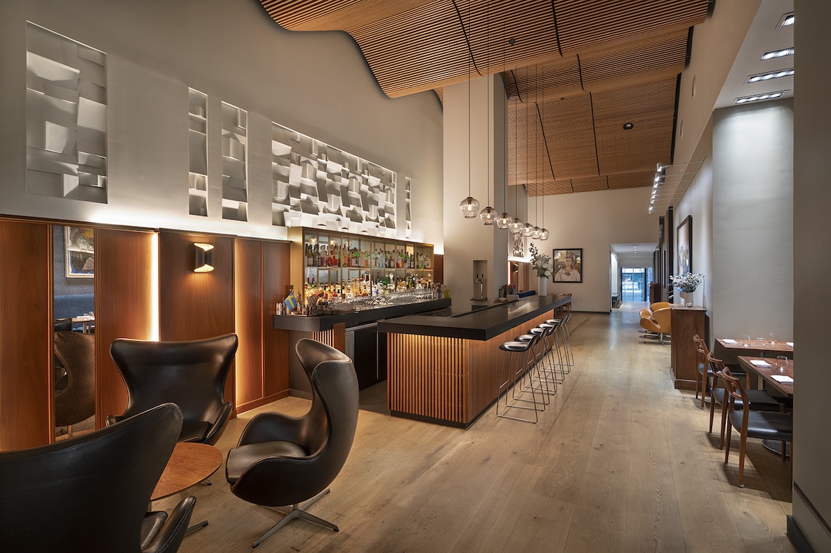 The bar room is a great place to dine a la carte. | Photo courtesy of Aquavit