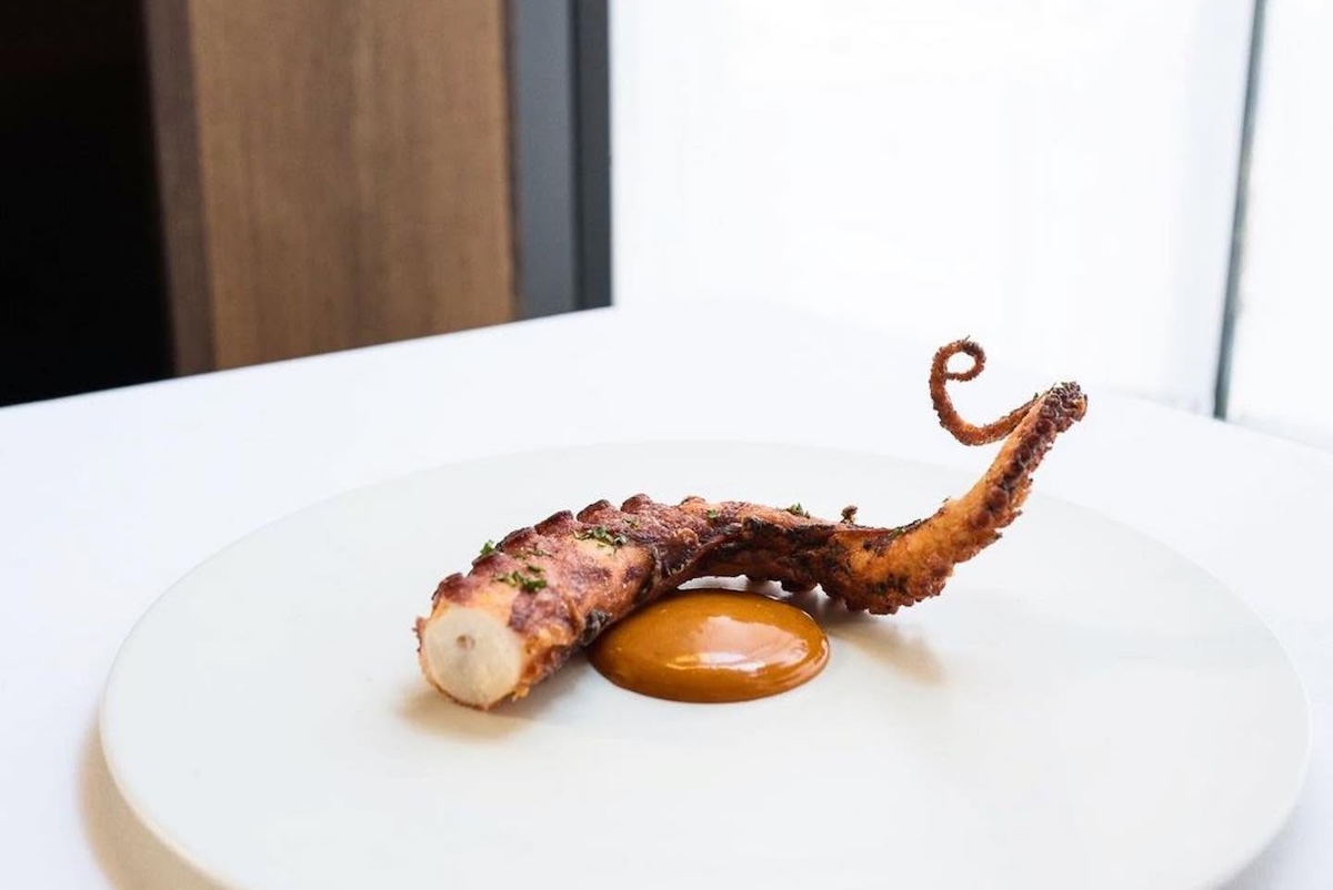 You can get dinner a la carte at the bar. | Photo courtesy of Jungsik NYC